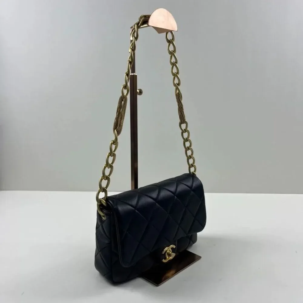 CHANEL brand color